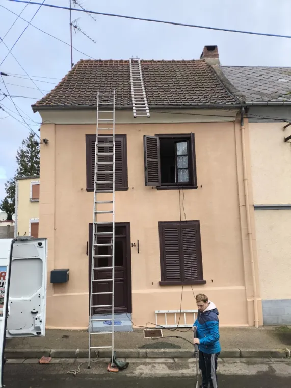 Première photo avant l'intervention pose d'échelle à la gouttière et pose d'échelle crochet sur faîtage